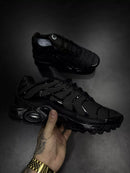 NIKE AIR MAX PLUS TN MUDA DE COR - PTO ROXO