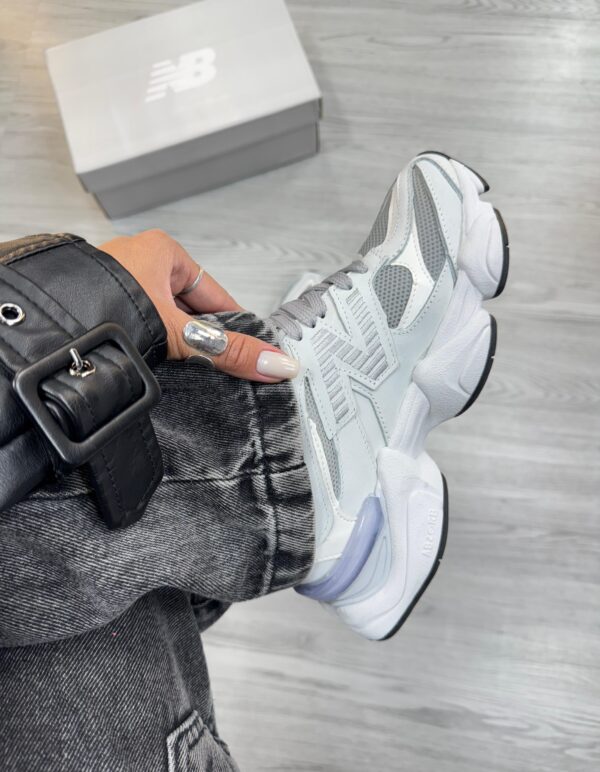 NEW BALANCE 9060 Prem. - CINZA CLARO