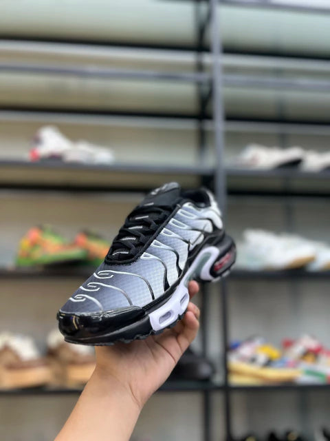 NIKE AIR MAX PLUS TN - PTO METALICO