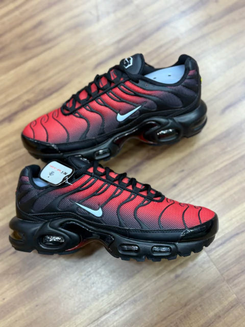 NIKE AIR MAX PLUS TN - DEADPOOL
