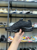 NIKE AIR MAX PLUS TN - ALL BLACK 2