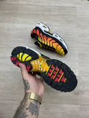 NIKE AIR MAX PLUS TN - LARANJA FOGO