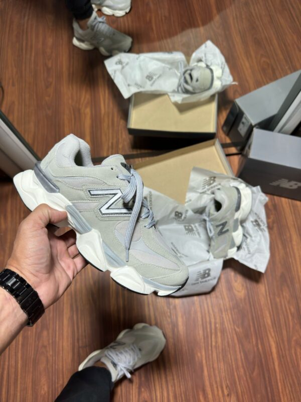 NEW BALANCE 9060 - CINZA BRANCO