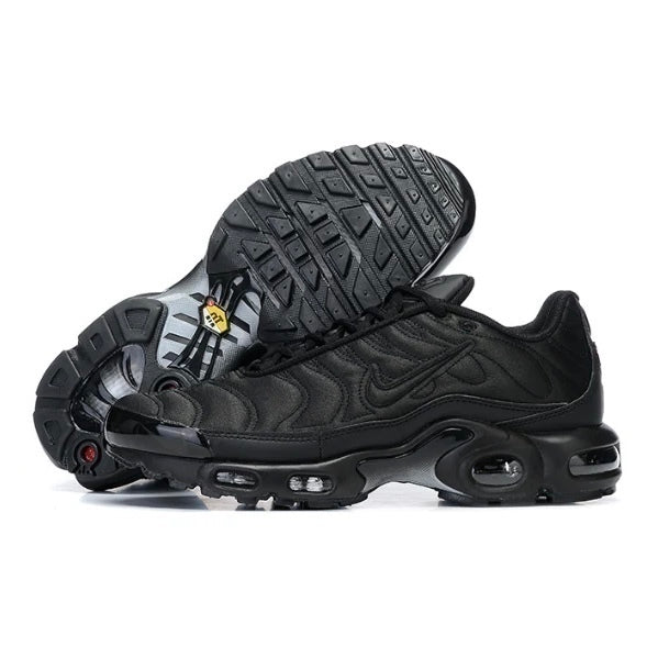 NIKE AIR MAX PLUS TN - ALL BLACK 2