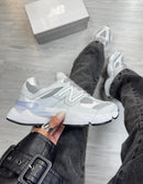 NEW BALANCE 9060 Prem. - CINZA CLARO