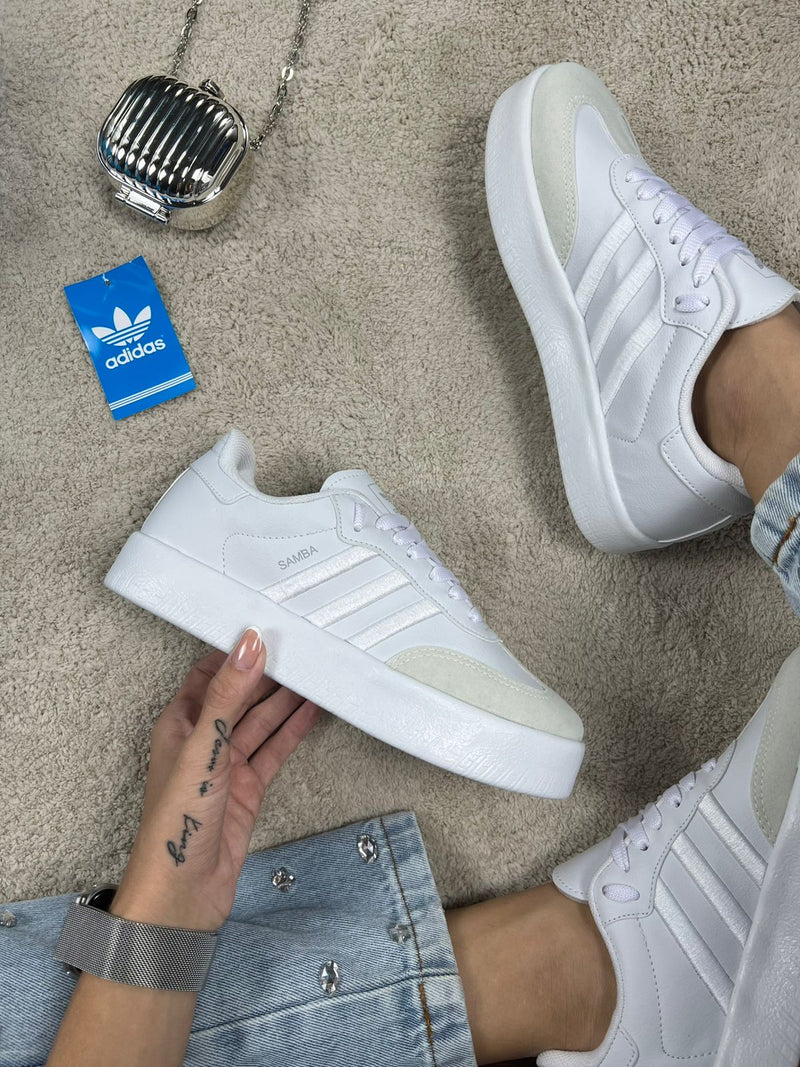 Tênis Adidas Smabaê Branco Off Feminino Premium