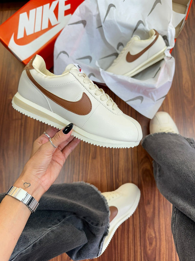 Tênis Nike Cortez Premium Feminino