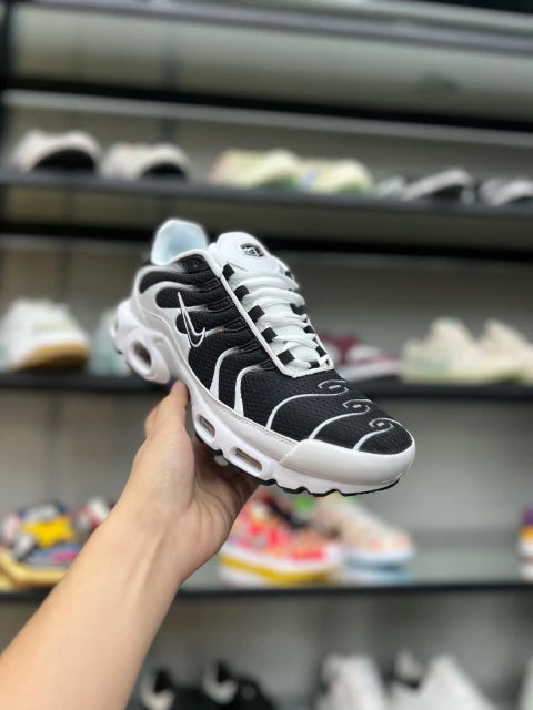 AIR MAX PLUS TN - BRANCO PRETO