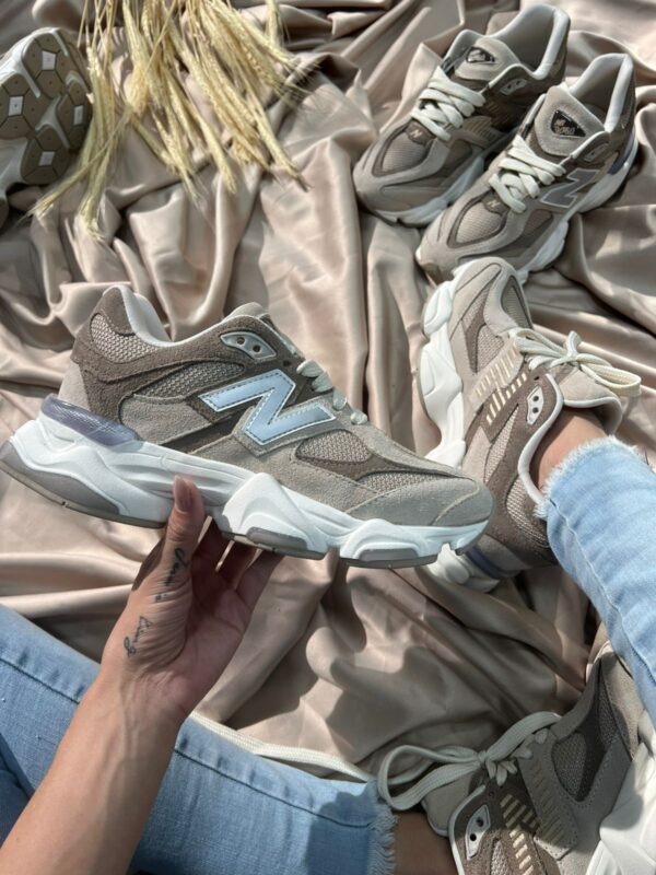 NEW BALANCE 9060 Prem. - BEGE ESCURO