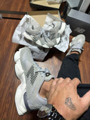 NEW BALANCE 9060 - CINZA BRANCO