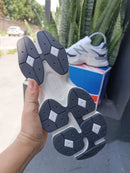 NEW BALANCE 9060 Prem. - BRANCO PRETO