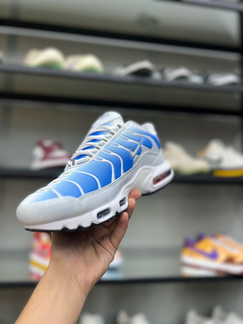 NIKE AIR MAX PLUS TN - SHARK
