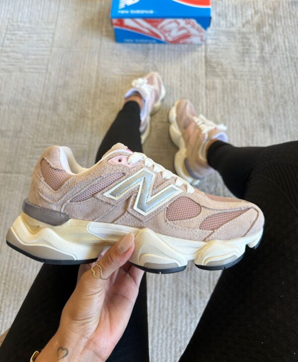 NEW BALANCE 9060 Prem. - ROSÊ