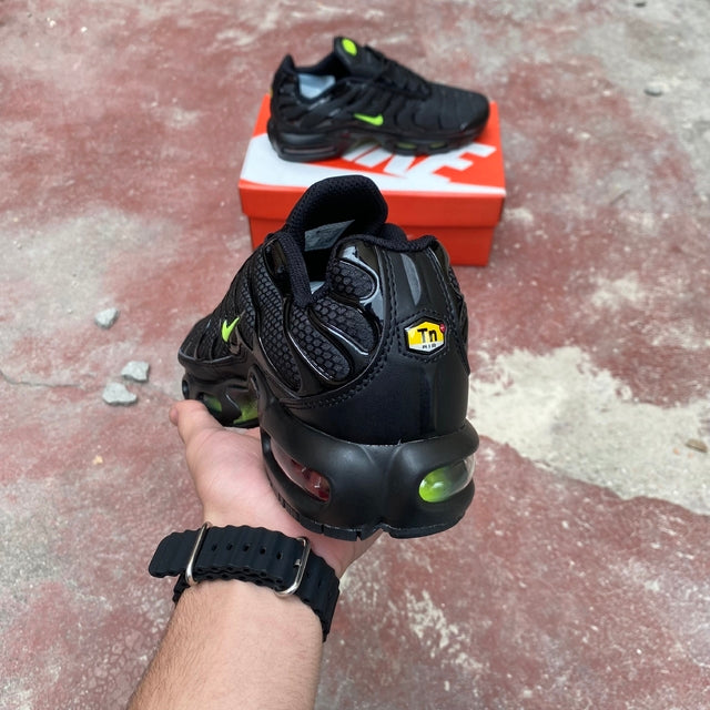 NIKE AIR MAX PLUS TN - PTO VERDE