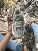 NEW BALANCE 9060 Prem. - BEGE ESCURO