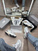 NEW BALANCE 9060 Prem. - BRANCO CINZA