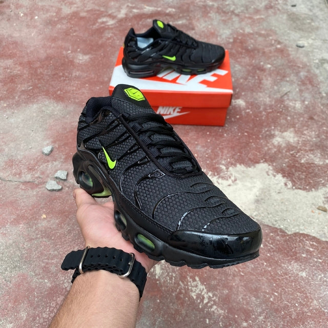 NIKE AIR MAX PLUS TN - PTO VERDE