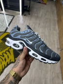 NIKE AIR MAX PLUS TN - CINZA BRANCO