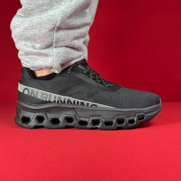 On cloud preto premium