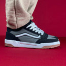 VANS HYLANE PRERO E CINZA